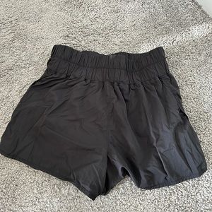 Yogalicious Radiant Commuter Shorts, Size M